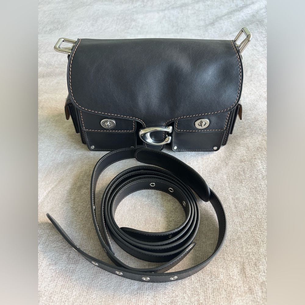 Coach Turnlock Cargo Tabby - Black